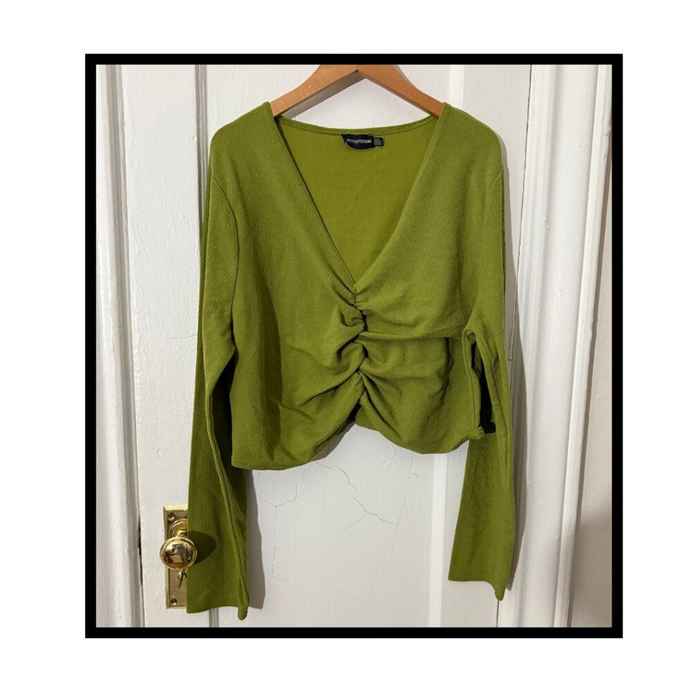 PRETTY LITTLE THING SIZE 22 CROPPED LONG SLEEVE